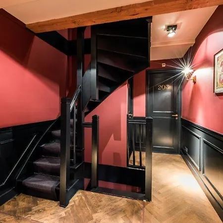 ذا بولستر 4*