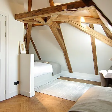 ذا بولستر 4*