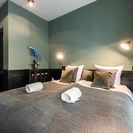 ذا بولستر فندق 4*