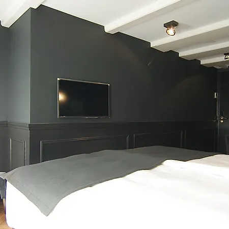 Отель The Bolster 3*