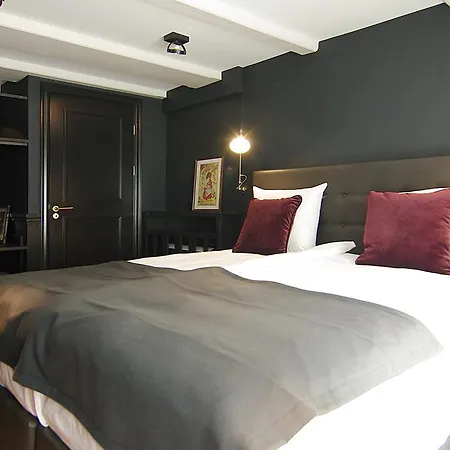 Отель The Bolster 3*