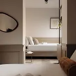 Adam Downtown 4*