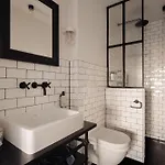 מלון Adam Downtown 4*