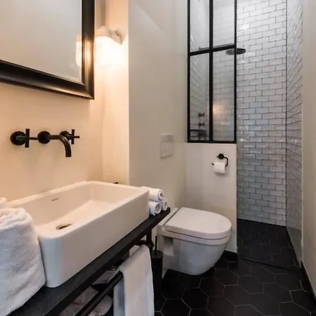 Adam Downtown Hotel 4*